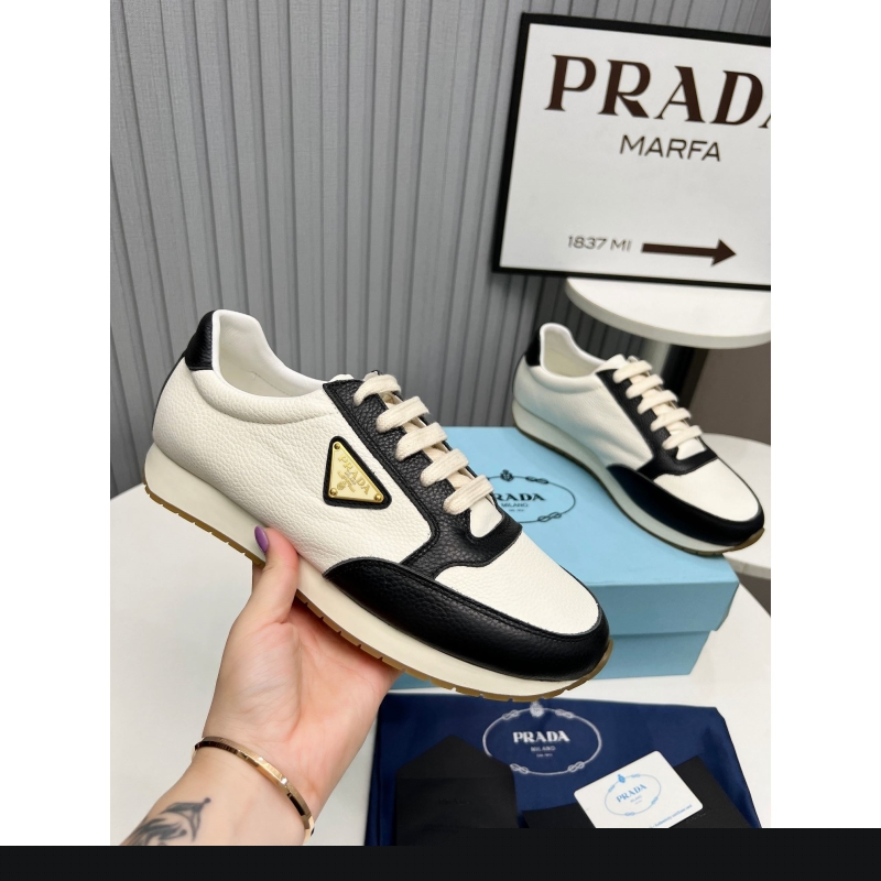 Pra*a casual shoes